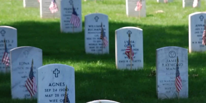 Memorial Day 2022 Image Graves at Arlington on Memorial Day